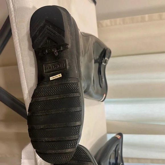 Hunter Women's Black Rain Boots - Picture 5 of 9